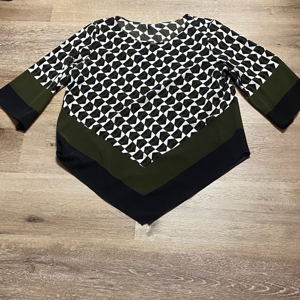 Geometric Patterned Women's Blouse in Black and Green